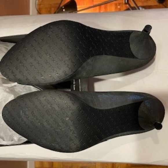 Tahari Marie Leather Pumps Gray Shimmer Peep Toe 2.5” Heel Size 8.5 M - Picture 9 of 11